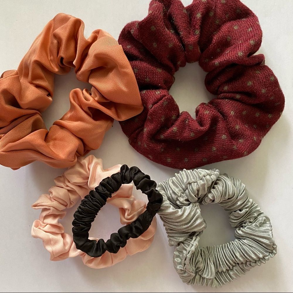 𝅺Set of 5 Scrunchies - Picture 2 of 2